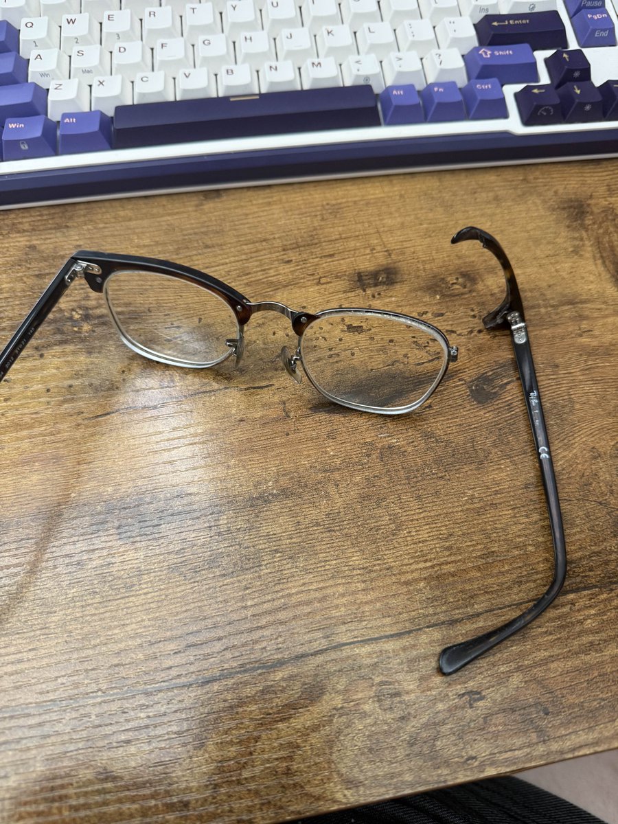 SailorHades's tweet image. Um hey guys, I'm going to be opening emergency tuning commission.

My glasses broke &amp;amp; this is really detrimental to me as I am legally blind. Please dm via discord or twt for prices or if you would like to donate in any way, I appreciate any help 🙏❤️
ko-fi.com/sailorhades/go…