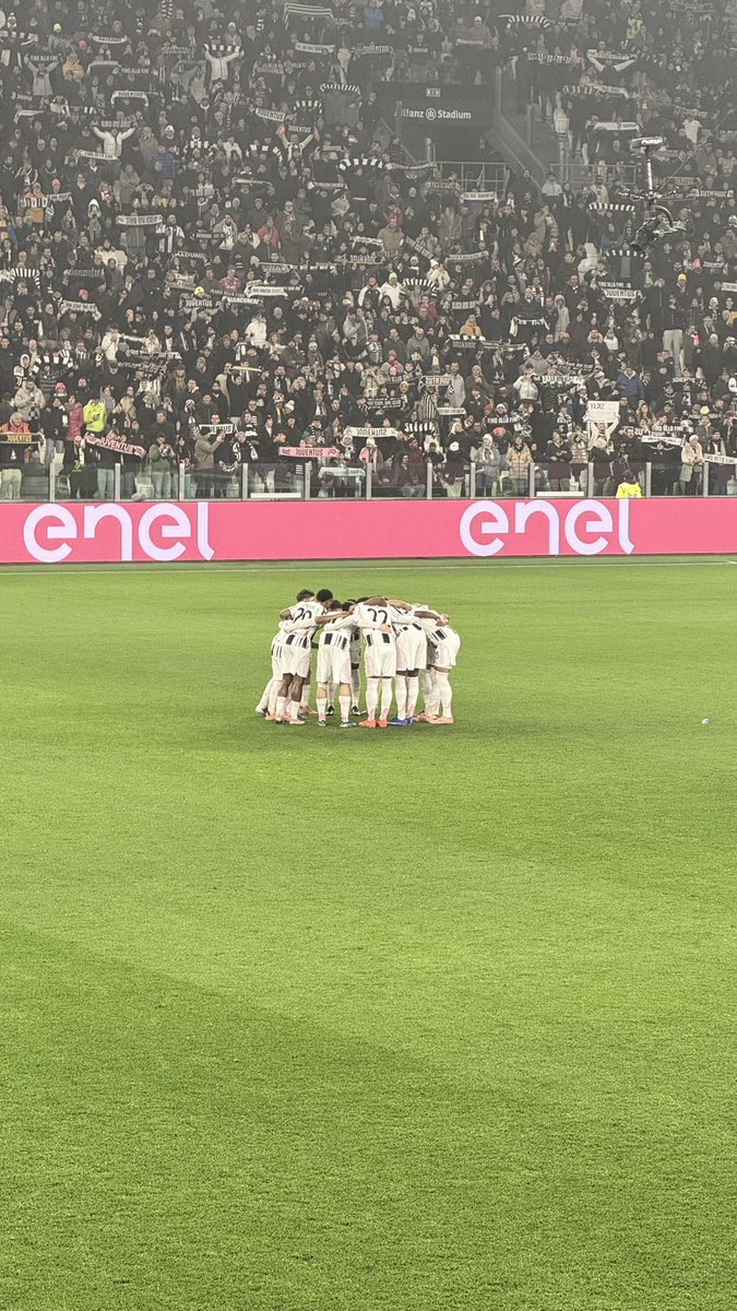 maxper63's tweet image. #juveroma #FinoAllaFineForzaJuventus #BuonNatale
