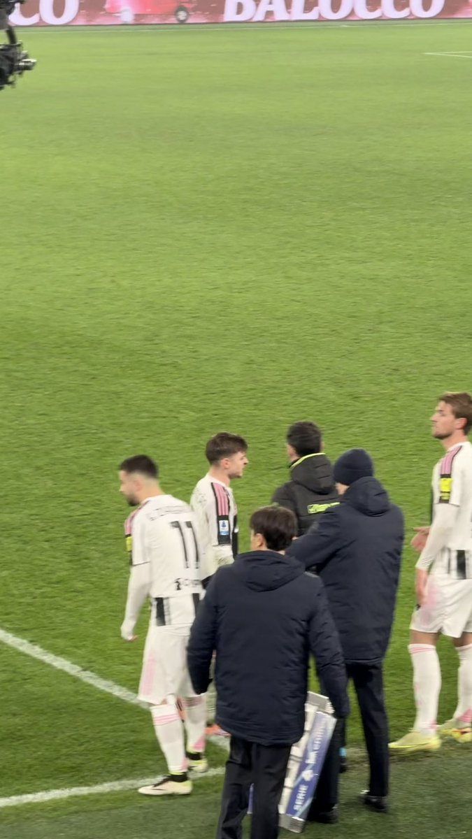 maxper63's tweet image. #juveroma #FinoAllaFineForzaJuventus #BuonNatale