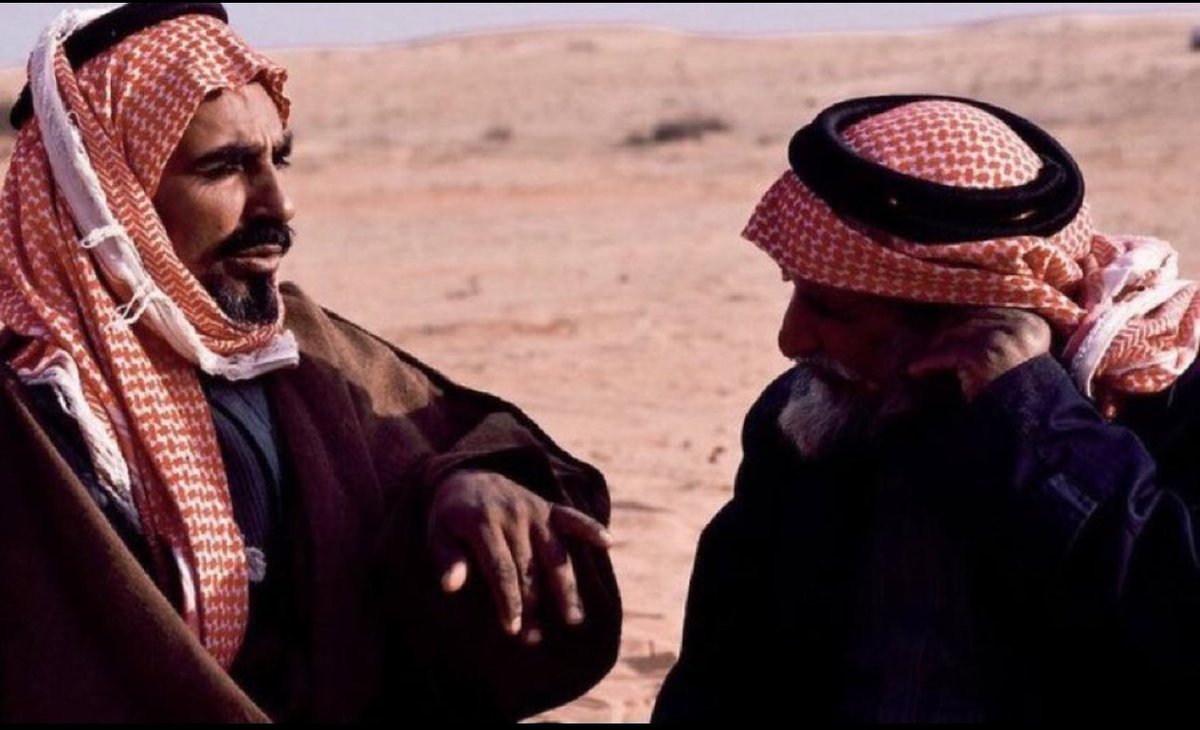 اثواني يوم كامل والدقيقة عن اسبوع 
واتحامل والفراق  اثريه كين  فوق كي
مثل حالت الي مايحصل مايسدالجوع
وان تبسم قالو ان  المال ماهو كل شي
نايف بن عيد المرواني