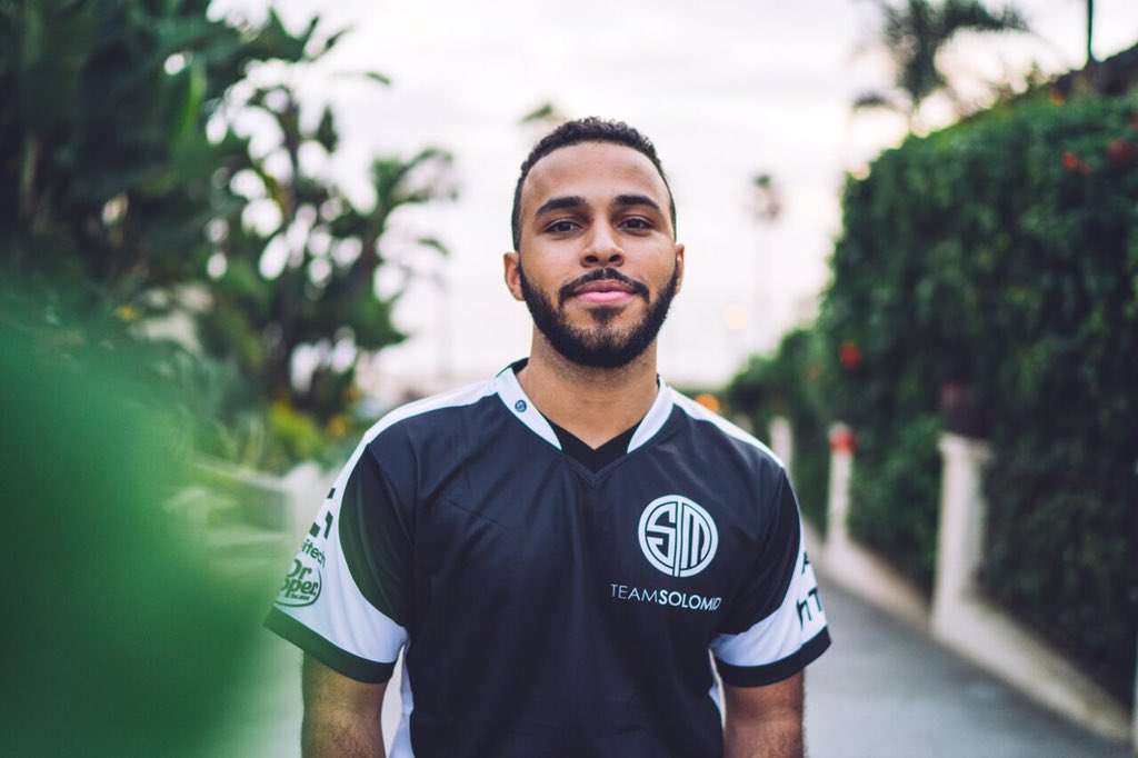 JakeSucky's tweet image. These two hadn't streamed in 32 years and ARC Raiders brought em both back