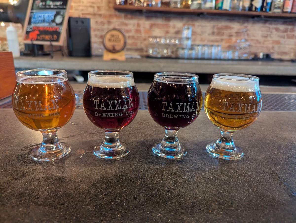 PaulDSmith16's tweet image. Thx @IndianaOnTap #TastingSocietyMarketplace for the $12 discount on this excellent variety flight of beverages at @TaxmanFV. #INBeer