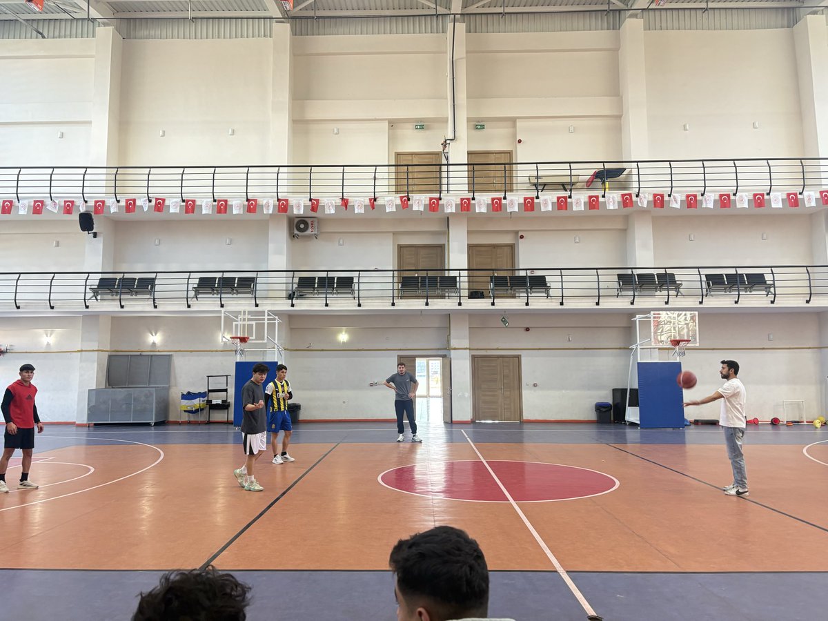 🏀 Basketbol etkinliğinden kalan “Kara’ler”
Güzel anlar, keyifli rekabet ve bolca hatıra… 🖤

<a href="/avyusufibis/">Yusuf İBİŞ</a>
<a href="/FatihAydemir45/">Fatih Aydemir 🇹🇷</a>
<a href="/KerimPala0629/">Kerim Pala</a>
<a href="/UniakGM/">ÜniAK</a>