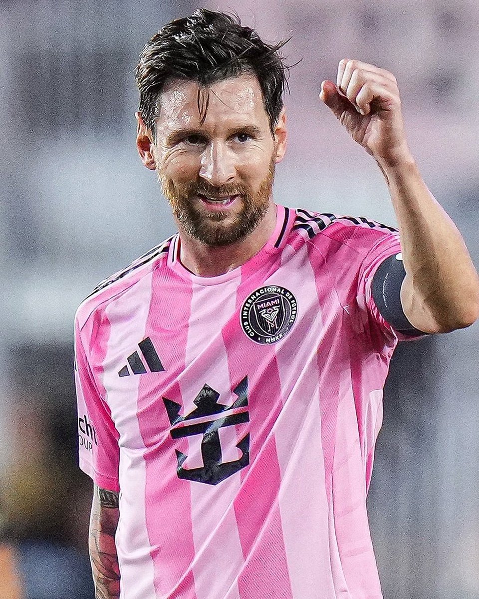 BarcaWorldwide's tweet image. Haaland breaking Ronaldo's records in England.
Mbappe breaking Ronaldo's records in Spain.

It’s truly a blessing to be Messi fan.🐐