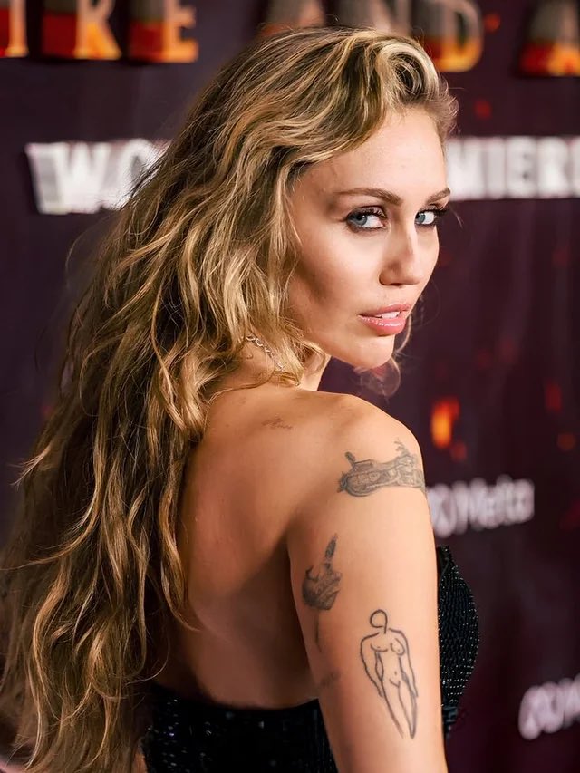 MILEY Japan on X: 