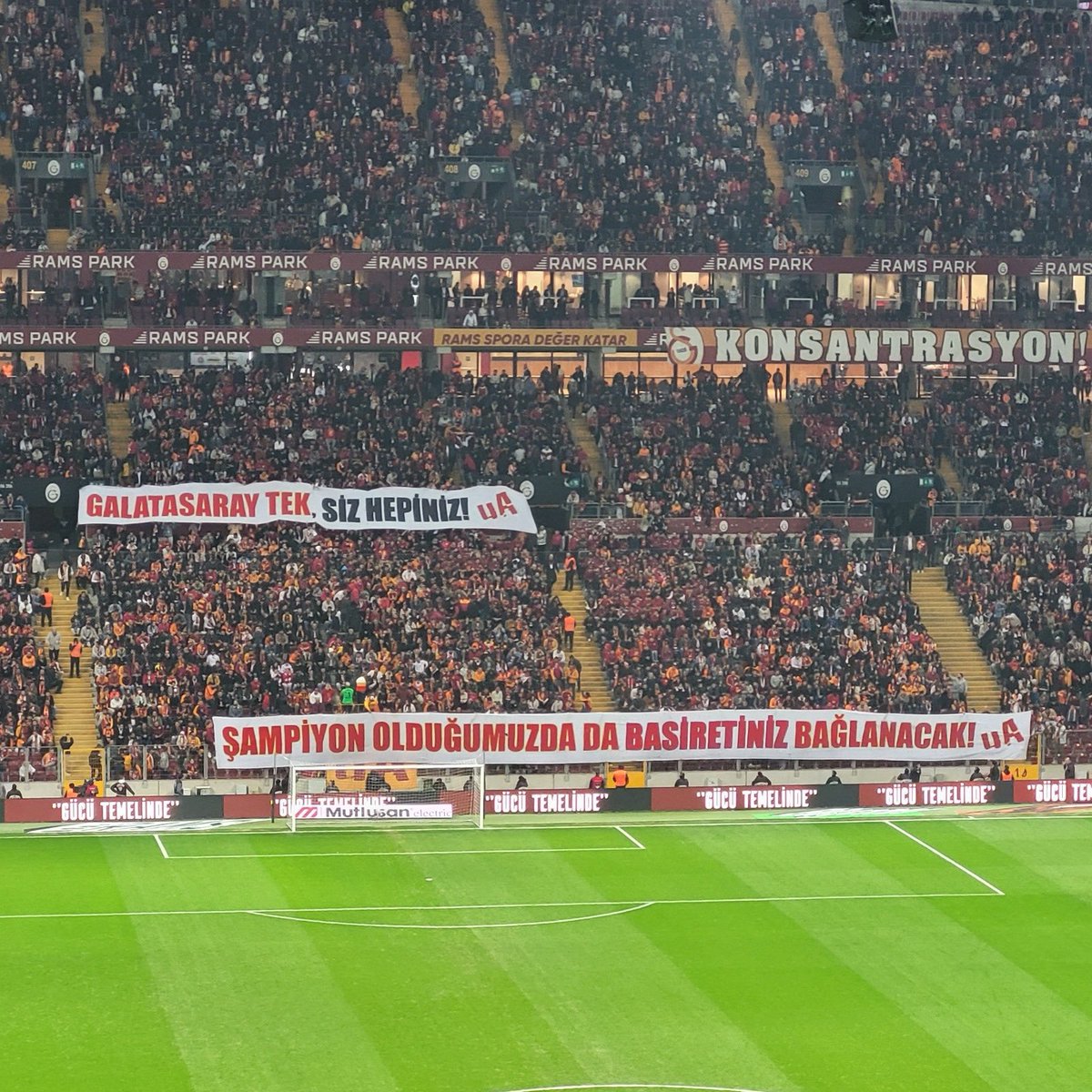 #BugünGünlerdenGALATASARAY💛❤️

#KenetlenBaşkaGalatasarayYok💪

#Hedef26