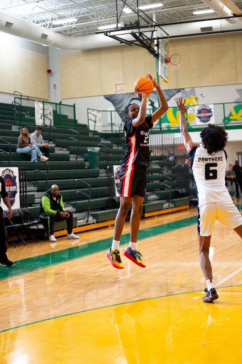 BIG SH🏀TS tweet media