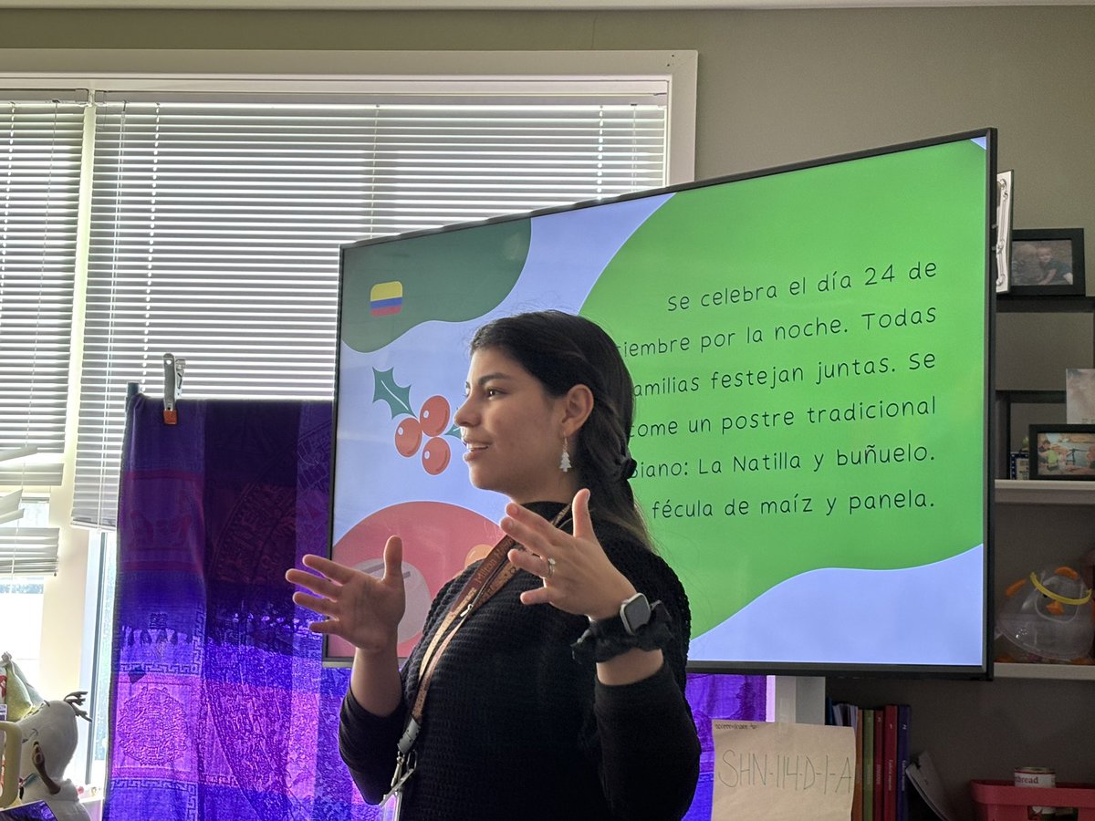 Una visita muy especial. Sra Pitman shares Colombian Christmas traditions with Spanish 1 students in both English and Spanish.