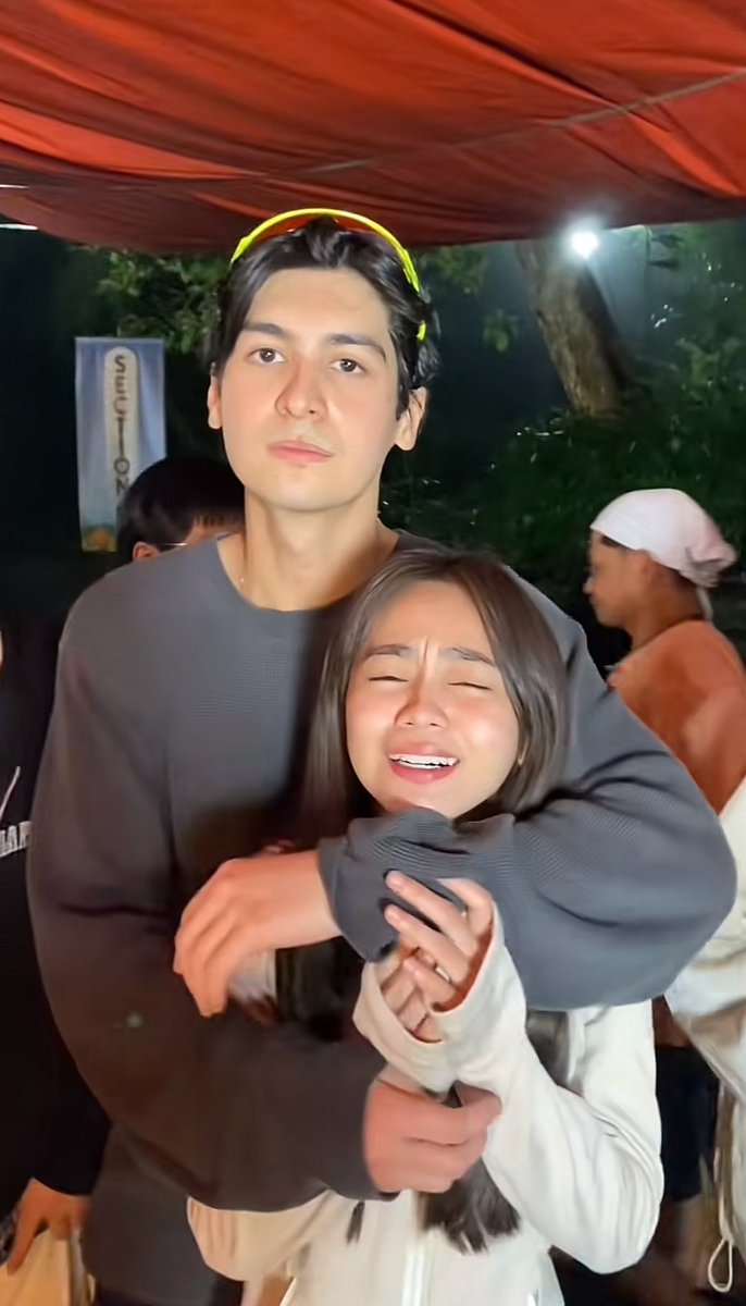 hellohaziie's tweet photo. the DOMESTICITY, i kennat 😭🙂‍↕️🤭🫵🏼 #AshDres https://t.co/D06aHaGgQJ
