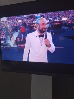 Sabes que Arjona va a cantar un tema sobre la menstruación cuando se ve así #ParenseDeManos