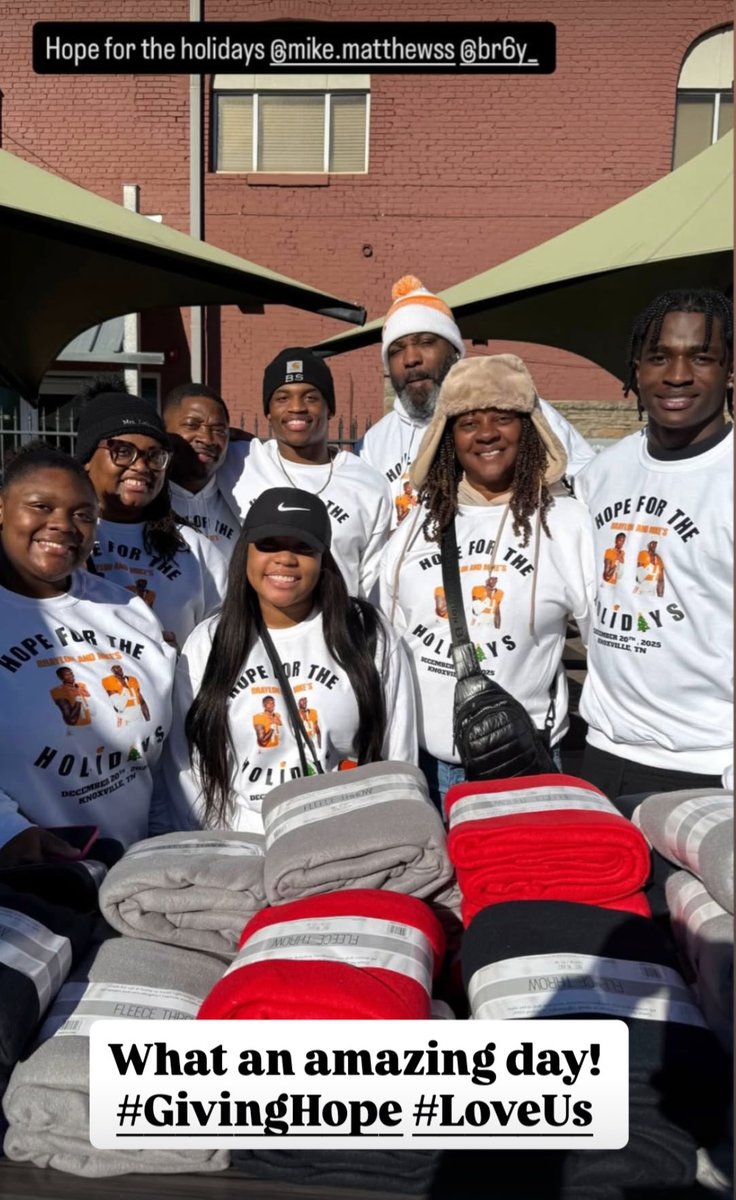 datsmegee's tweet photo. Many Thanks to everyone who came out today to support Braylon &amp; Mike’s Hope for the Holidays!  Today was an amazing day of service! 🍊 https://t.co/kLXUOW3k6H