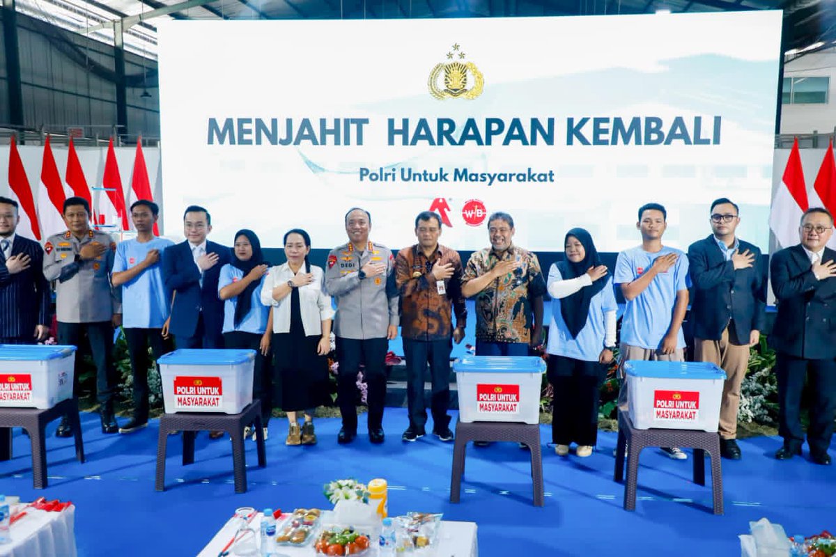 Wakapolri Resmikan Kembali Operasional Pabrik Garmen Wonghang Bersaudara di Pemalang

Jawa Tengah - Wakil Kepala Kepolisian Negara Republik Indonesia (Wakapolri) Komjen Pol Prof. Dr. Dedi Prasetyo mewakili Kapolri meresmikan kembali operasional pabrik garmen PT Wonghang