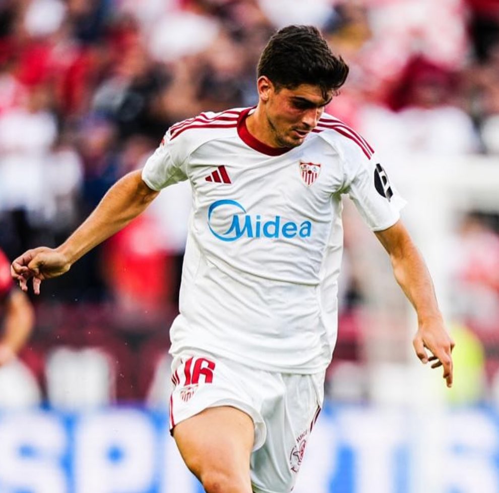 Por cierto, soy muy crítico con Juanlu porque creo que ha demostrado cualidades de sobra como para exigirle. Pero hoy ha hecho un muy buen partido (dejando a un lado el penalti).

Ojalá se crea que tiene fútbol como para dar mucho más. 

<a href="/ZonaMixta__/">Zona Mixta</a>