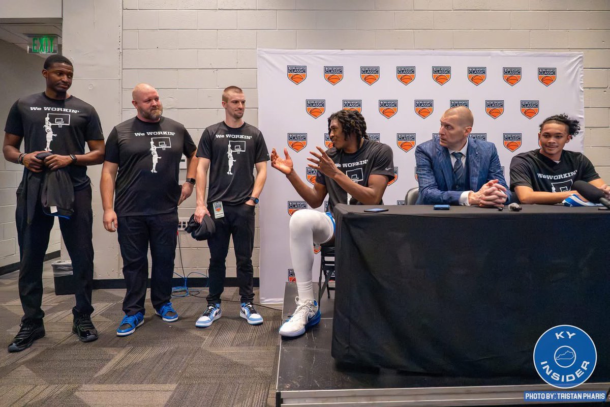 TristanUda's tweet photo. Jayden Quaintance opened the press conference by giving flowers to Brandon Wells, Randy Towner, Mikhail McLean and the entire training staff for getting him back, all sporting a ‘WE WORKIN’ shirt. 

“Without these guys… I don’t think I could have been here today.” #BBN https://t.co/qYinwtUQhA