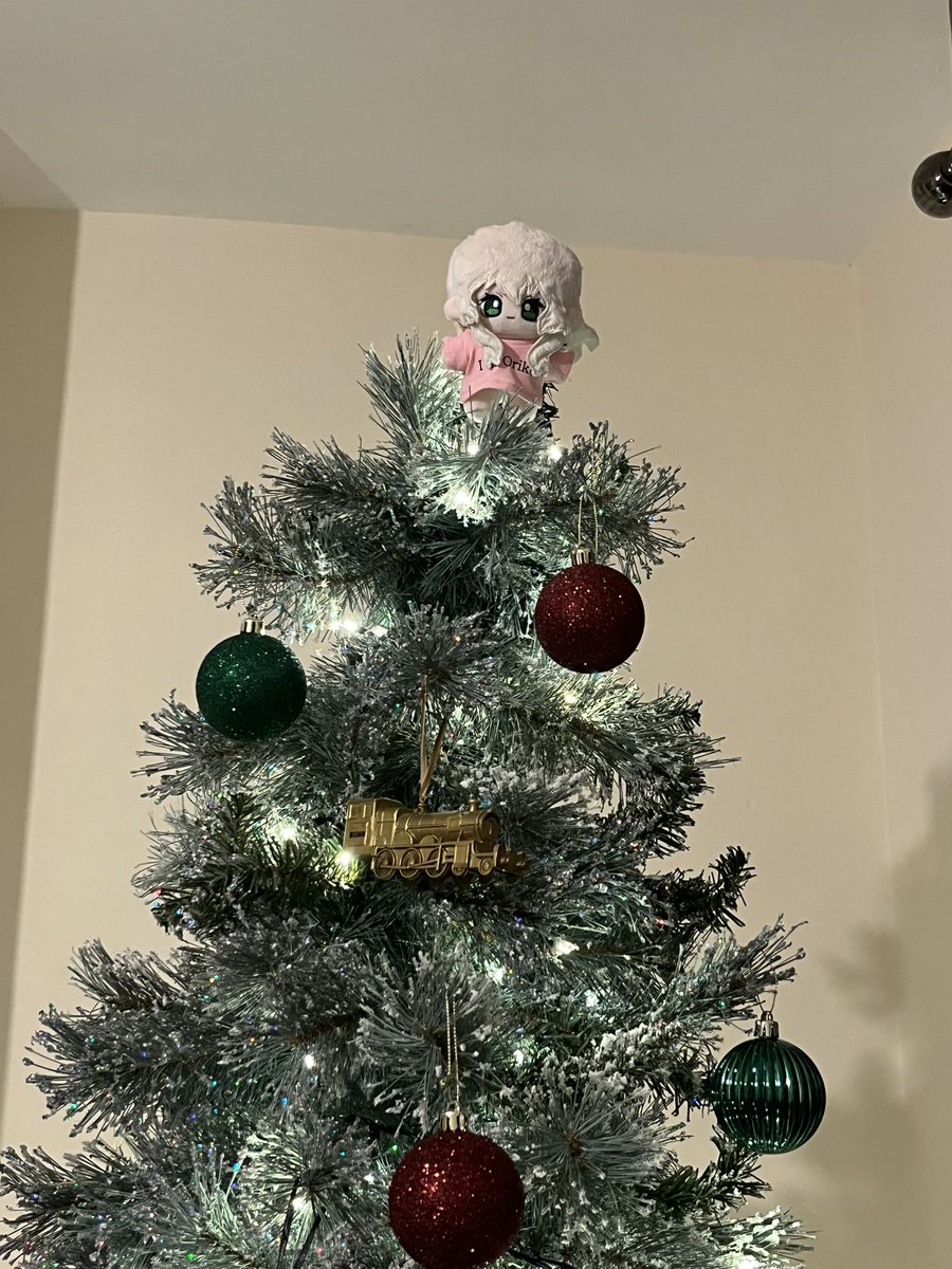 BrickMagica's tweet photo. Today Oriko is the star at the top of my friend’s Christmas tree https://t.co/V6fxTWYFPF