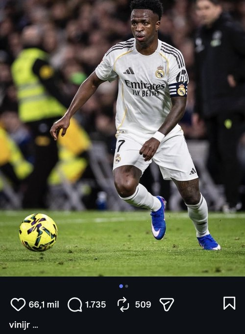 GermanRM_'s tweet image. Vinicius quitando su foto con la camiseta del Real Madrid y poniendo ... a la publicación de hoy.
