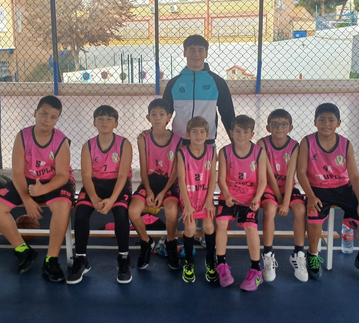 Fantástica mañana de baloncesto  para nuestros mini VIVEROS LAS CUNAS y el alevin de la Escuela Municipal de Los Gallardos.
Muchas canastas y aprendizaje para terminar el año. <a href="/AlmeriaFAB/">FAB Almería</a>
