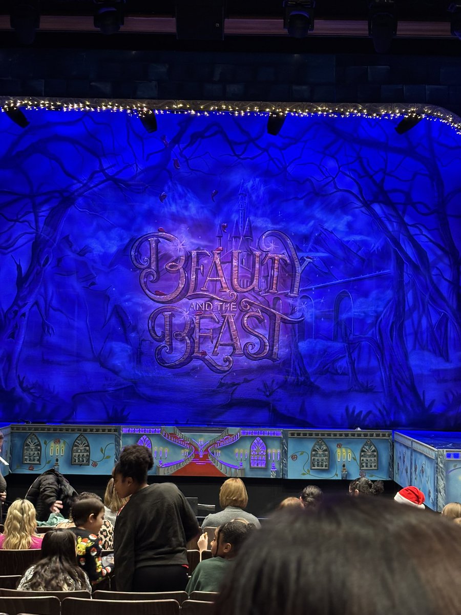 What a night that was! Had such a laugh thank you to all involved #BeautyAndTheBeast #FairfieldHalls #Croydon <a href="/_EllieDadd_/">Ellie Dadd</a> <a href="/CharlieGuest88/">Charlie Guest</a> <a href="/jamiesteen/">Jamie Steen</a> <a href="/sorellemarsh/">sorelle marsh</a> #WillHaswell  #SamualJohnTaylor