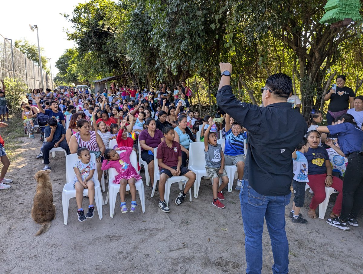🎅🏻🎁| Hoy celebramos la Navidad con más de 300 niños y niñas de la Lotificación Miraflores, distrito de San Pedro Masahuat.