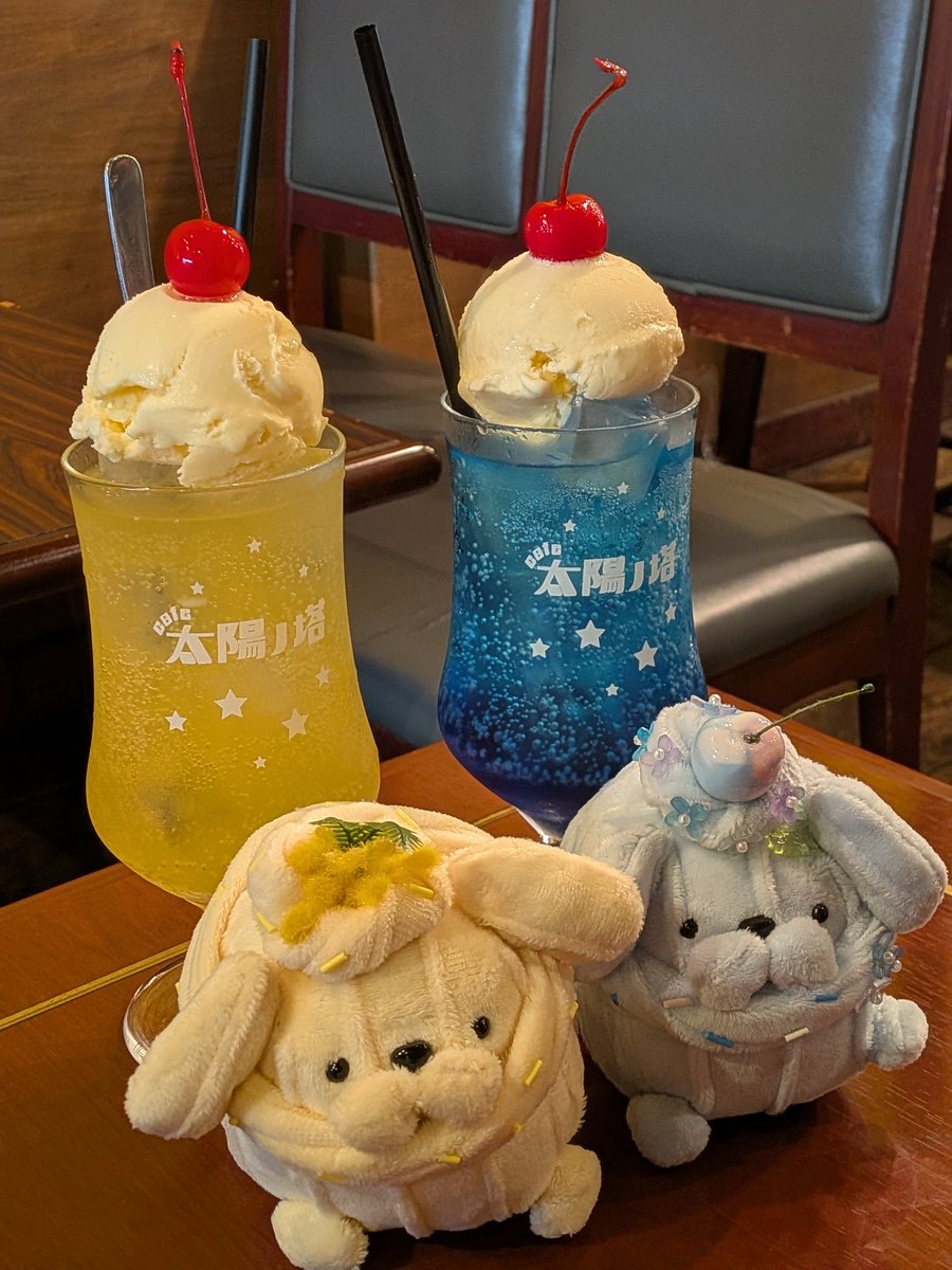 昨日はあしこさん(<a href="/ashi_mori_5/">あしこ🍄</a>)とお会いしました🥰
LC大阪に参戦してから2人で色んな所巡りました😆✨
本当に楽しい時間をありがとうー！！
お互いのホイプーちゃんの色に合わせてクリームソーダ飲んだよ🫶
#ホイプー