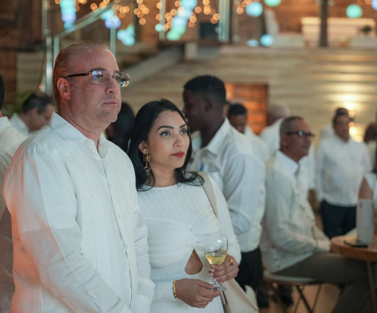 En un ambiente de gratitud y fraternidad, compartimos la Cena de Navidad con nuestros socios fundadores de COOPEDAC, hombres y mujeres cuyo compromiso, visión y esfuerzo, hace 18 años, sentaron las bases de esta gran institución cooperativa.

Como miembro del Consejo de