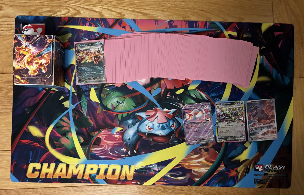 Make that 6 League Cup Champion mats in a row, this time with Charizard! Deck felt pretty good today.