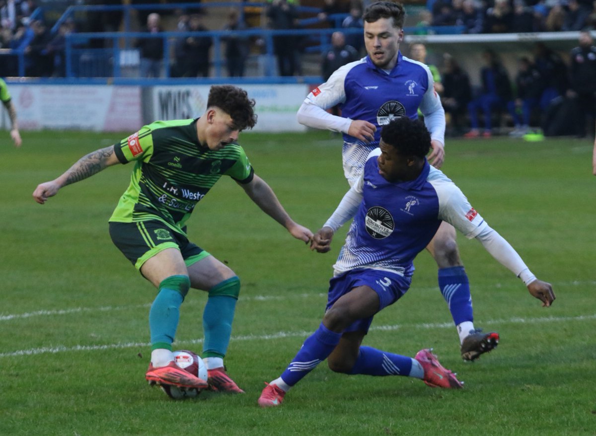 SnapperBill's tweet image. 2nd half goals see Gladiators victorious. My photos from @Matlock_TownFC 3 @LincolnUnited 0 in @NorthernPremLge East @NDR_Sport #nonleaguefootball flic.kr/s/aHBqjCEsDe