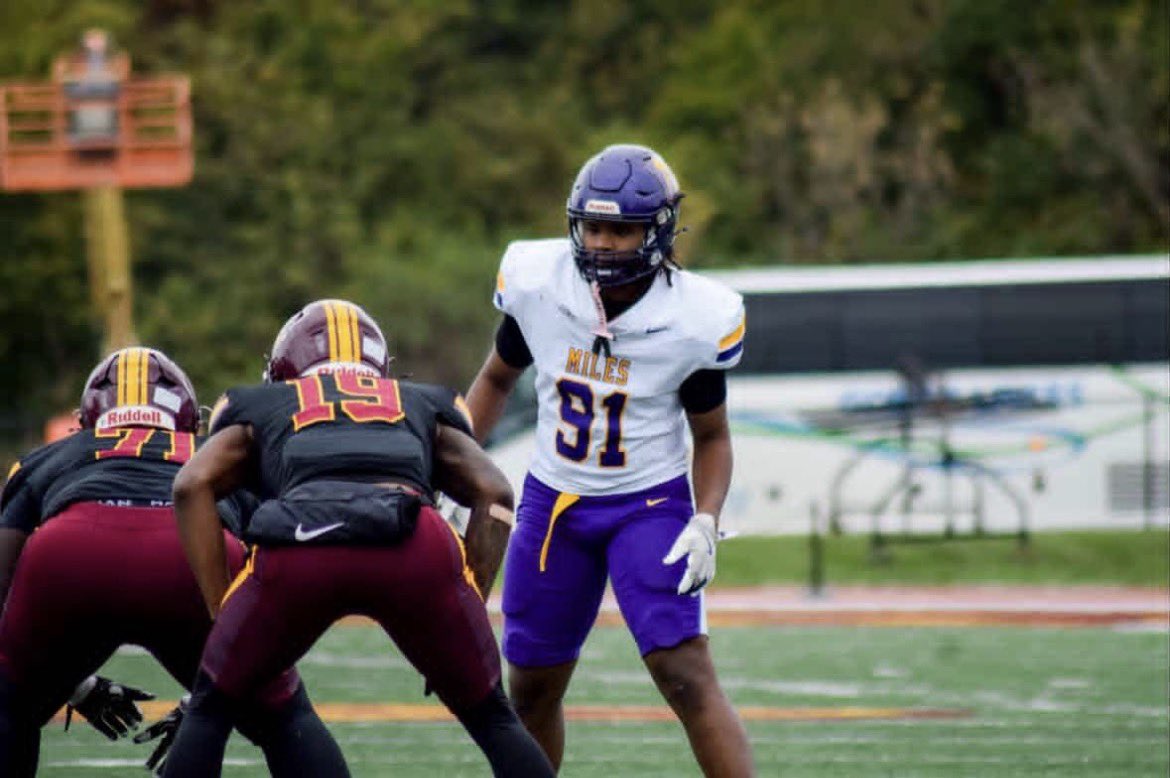 1liil_que's tweet image. #AGTG Blessed to receive an offer from Miles college and will be taking and OV on Monday @CoachW72799449