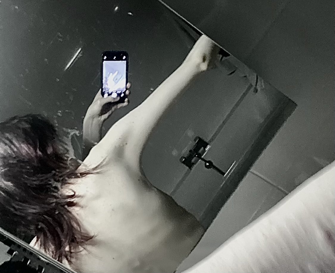 implicitcrulety's tweet image. This lighting is so buns