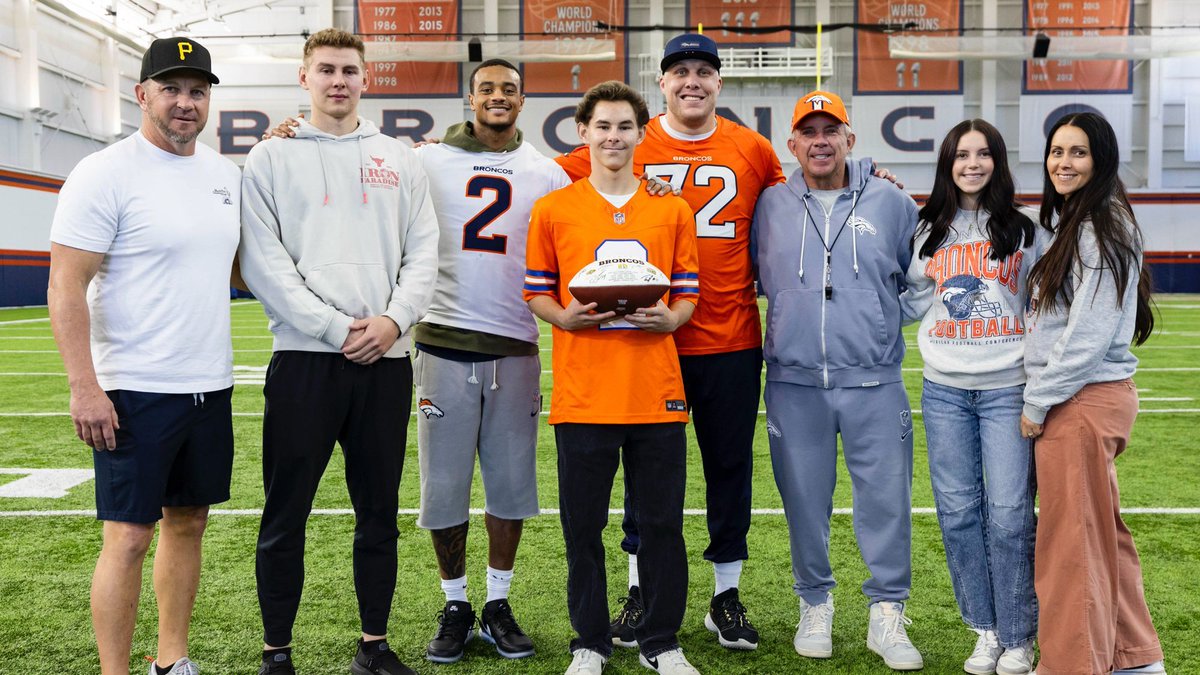 Broncos's tweet image. Wish come true. 🧡

HC Sean Payton hosted Traxton &amp;amp; his family at today’s practice, where he got to meet the team and break down the huddle!