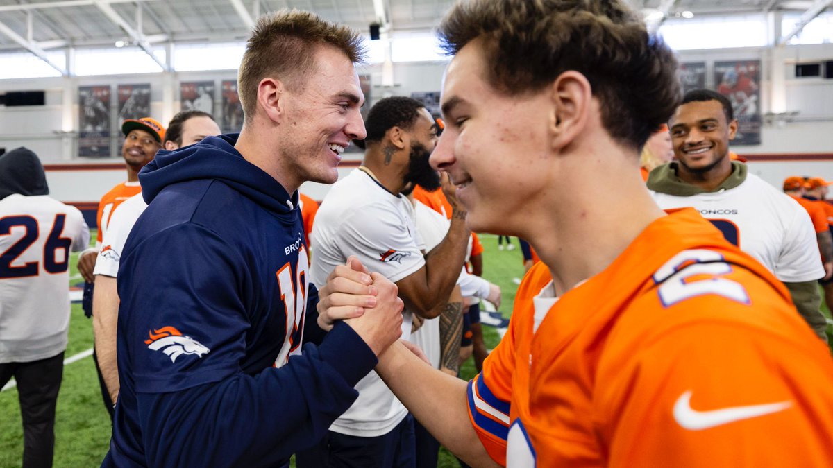 Broncos's tweet image. Wish come true. 🧡

HC Sean Payton hosted Traxton &amp;amp; his family at today’s practice, where he got to meet the team and break down the huddle!