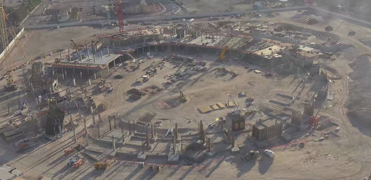 mickakers's tweet image. For reference, here’s Allegiant Stadium’s progress after about 7 months of construction (left) and the A’s ballpark after 6 months of construction (right). #vegas #raiders #stadium #athletics