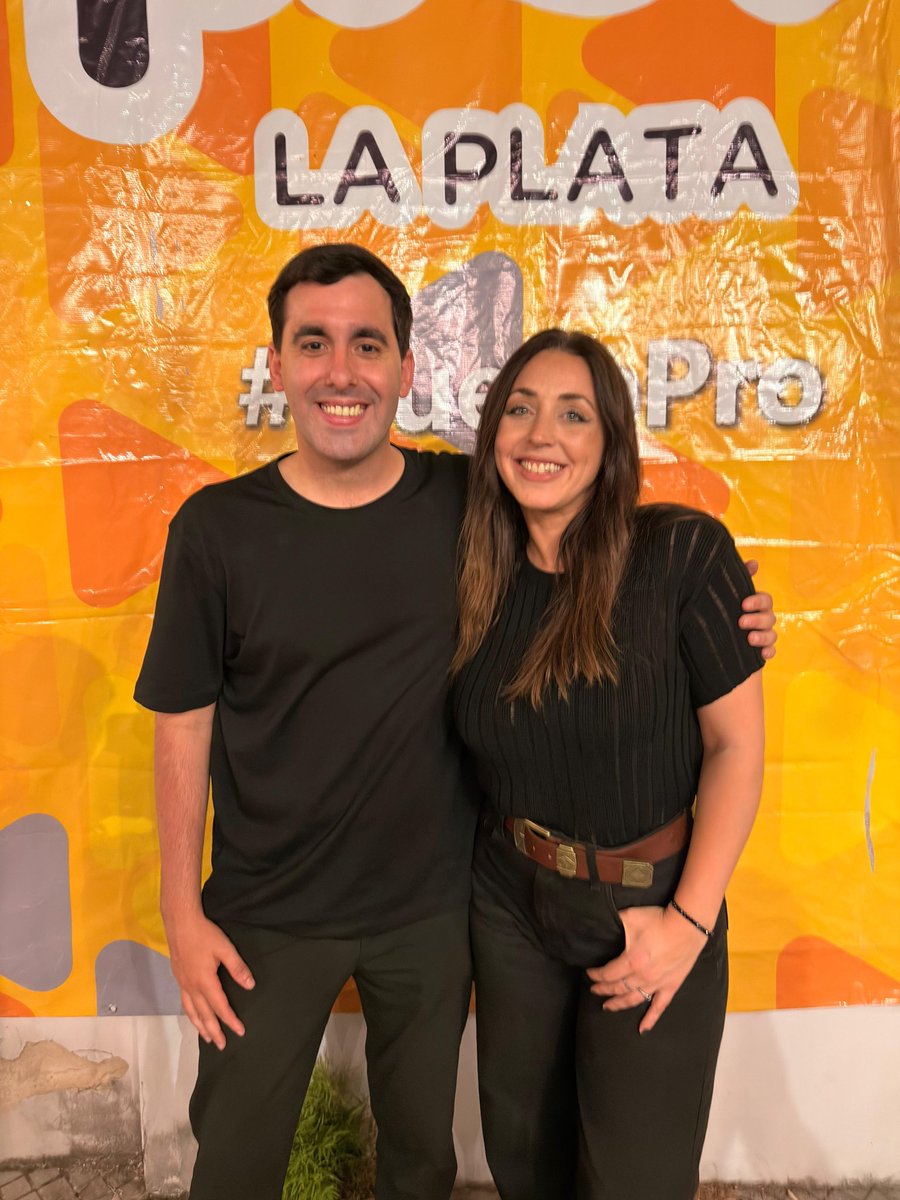 nicomorzone's tweet image. Con @juliquinteroc y todo el equipo del @ProLP_ cerramos el año junto a militantes y vecinos comprometidos con el cambio en la ciudad. 

Gracias @Matiasdeu, @micaelafragasso y a todo el equipo de @llalaplataok por acompañarnos.