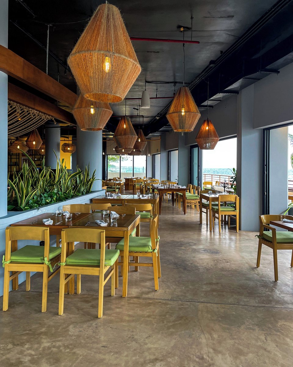 Our beach club #RoMarleyBeachHouse is where Caribbean vibes meet great music, amazing food, and a one-of-a-kind atmosphere.  🦁
Book now bit.ly/TheFivesHotels
#Feelthefives #thefiveshotels #puertomorelos