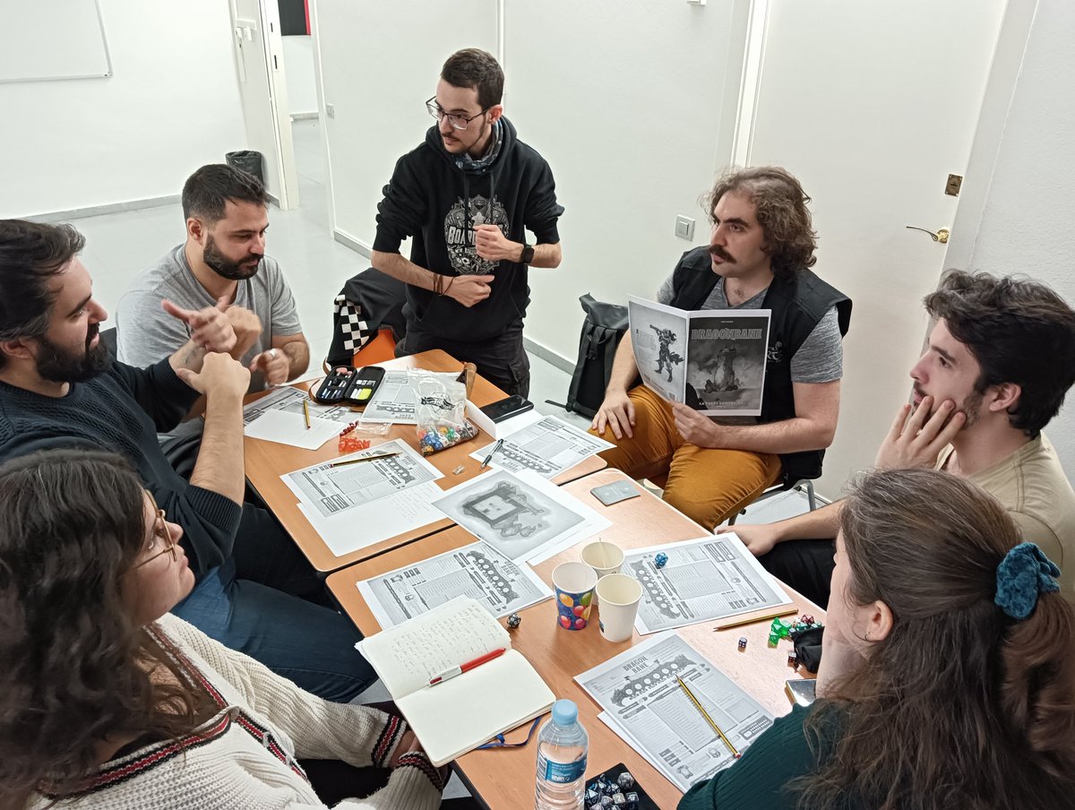 Club Kritik tweet media