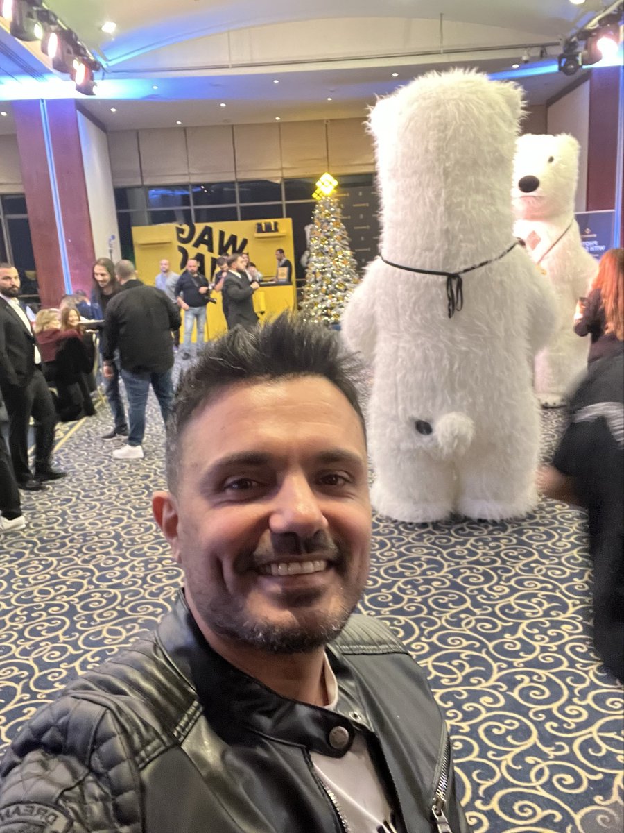 LakisGhassan's tweet photo. An amazing meet-up full of energy, connections, and great conversations ✨
Grateful for the opportunity to meet such an inspiring crypto community 🤝

🙏 Thank you, Binance
for the great organization and for bringing passionate people together 🚀

#Binance #BinanceMeetup https://t.co/tJsocdHtLx