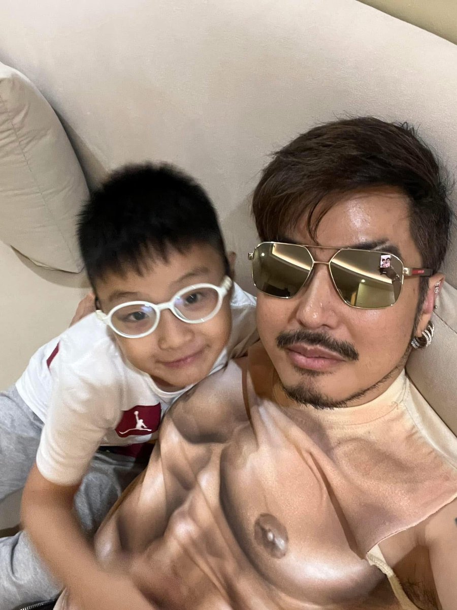 sirwil75's tweet image. Sa pasko di baleng hindi ko mabili ang mga gusto ko, basta yung mga bagay na para sa anak ko maibigay ko. #fatherandson