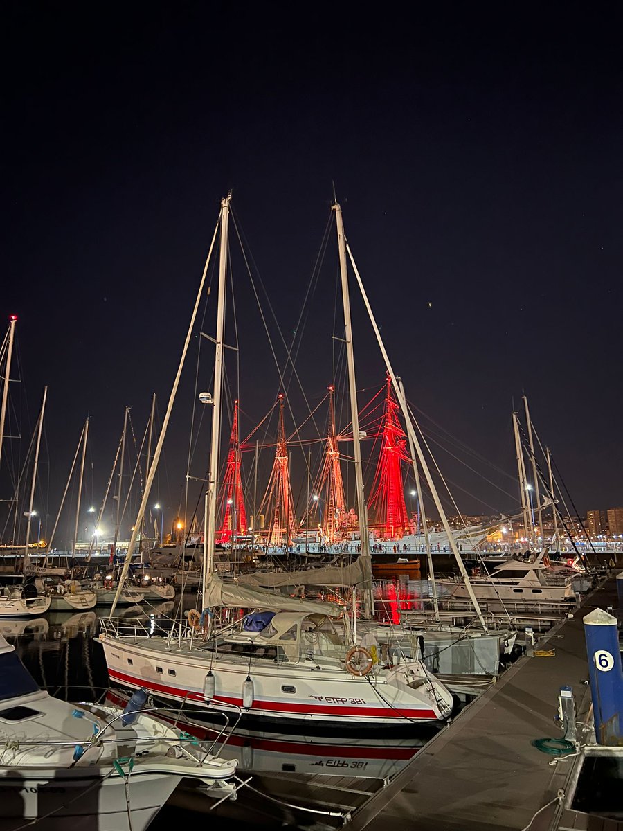 <a href="/ROGELOBO/">Roge C.E.</a> Buenas noches.📚🎶🎶🌊🌊⛵️⚓️🇪🇦