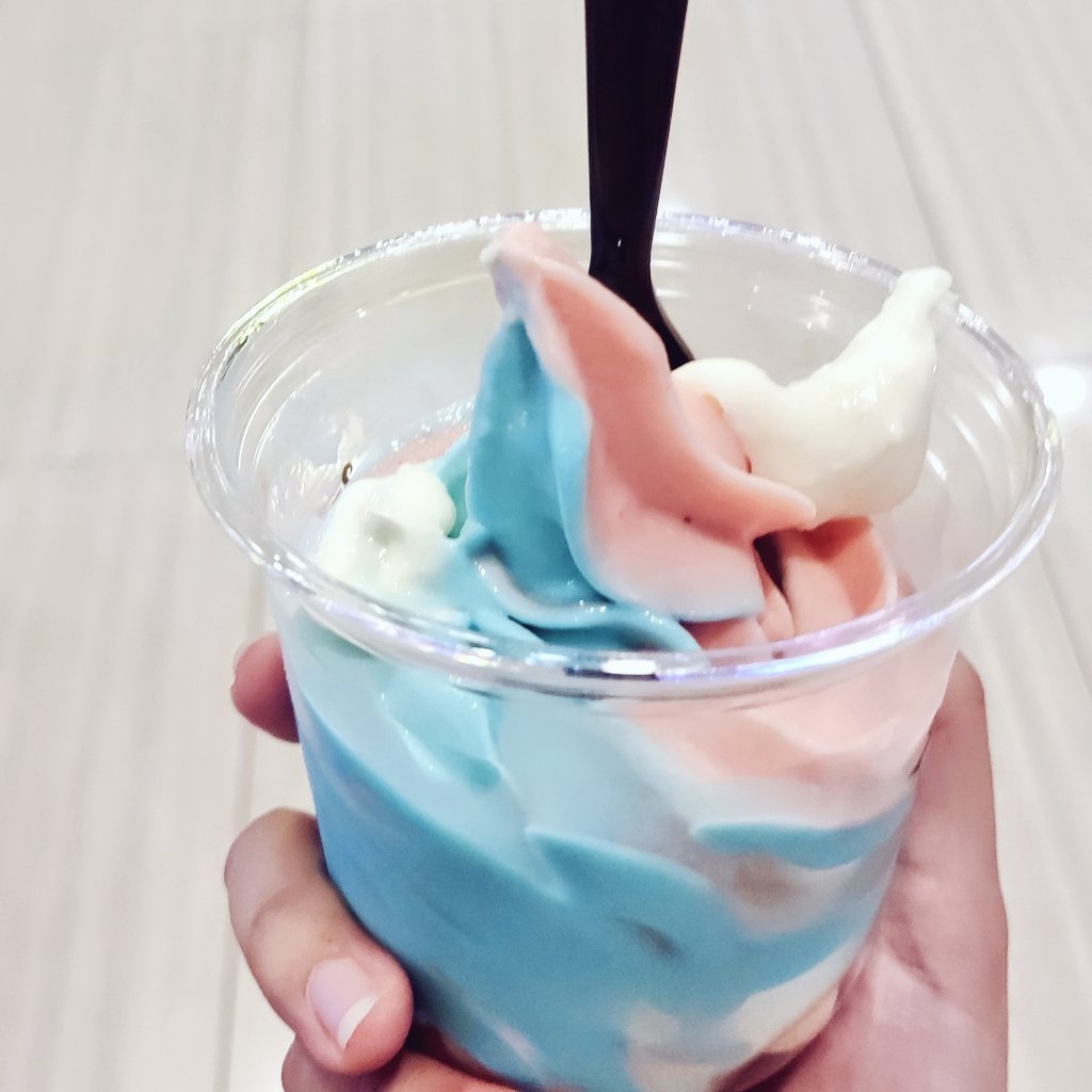 pastredmoon's tweet photo. hyun and rui if they were icecreamz https://t.co/nr3P2VTaS5