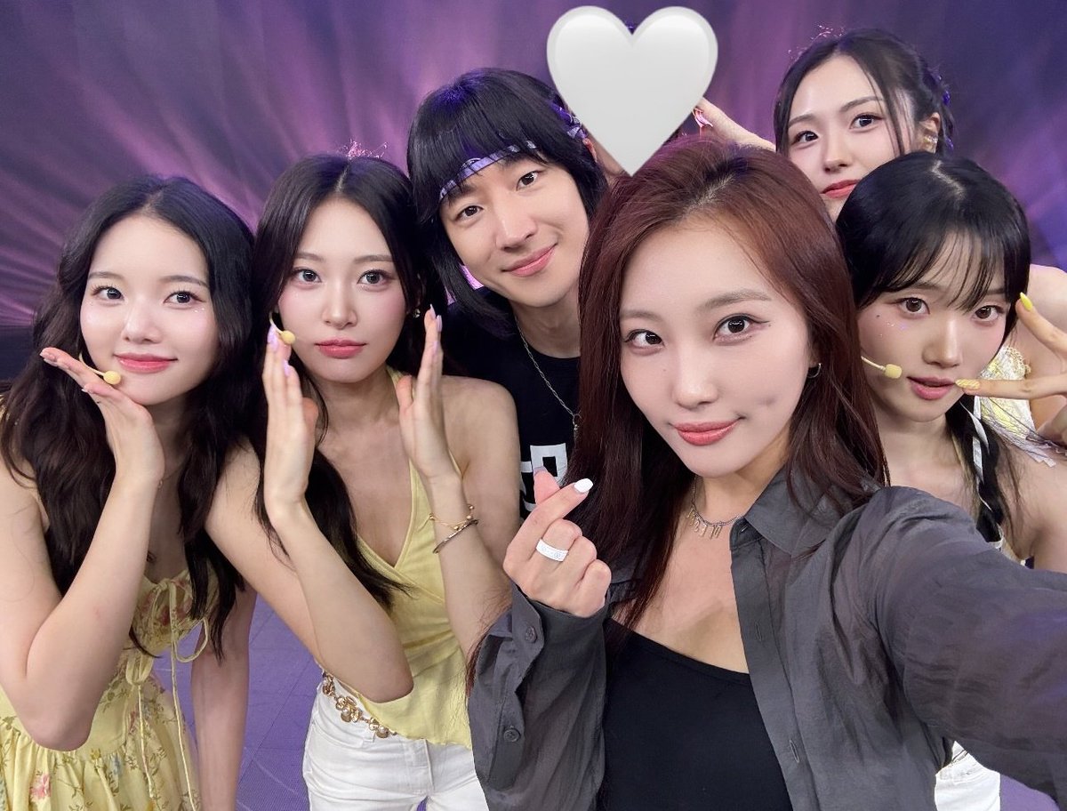 simpforjehoon's tweet image. manager kim with elements 🥺💛