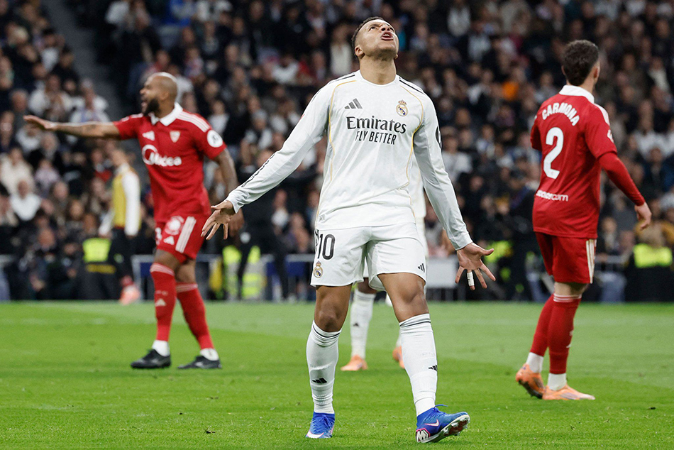 ريال مدريد يفوز على إشبيلية.. ويواصل ملاحقة برشلونة على الصدارة - مبابي يعادل رقم رونالدو القياسي مع الفريق بتسجيل 59 هدفا في موسم واحد 