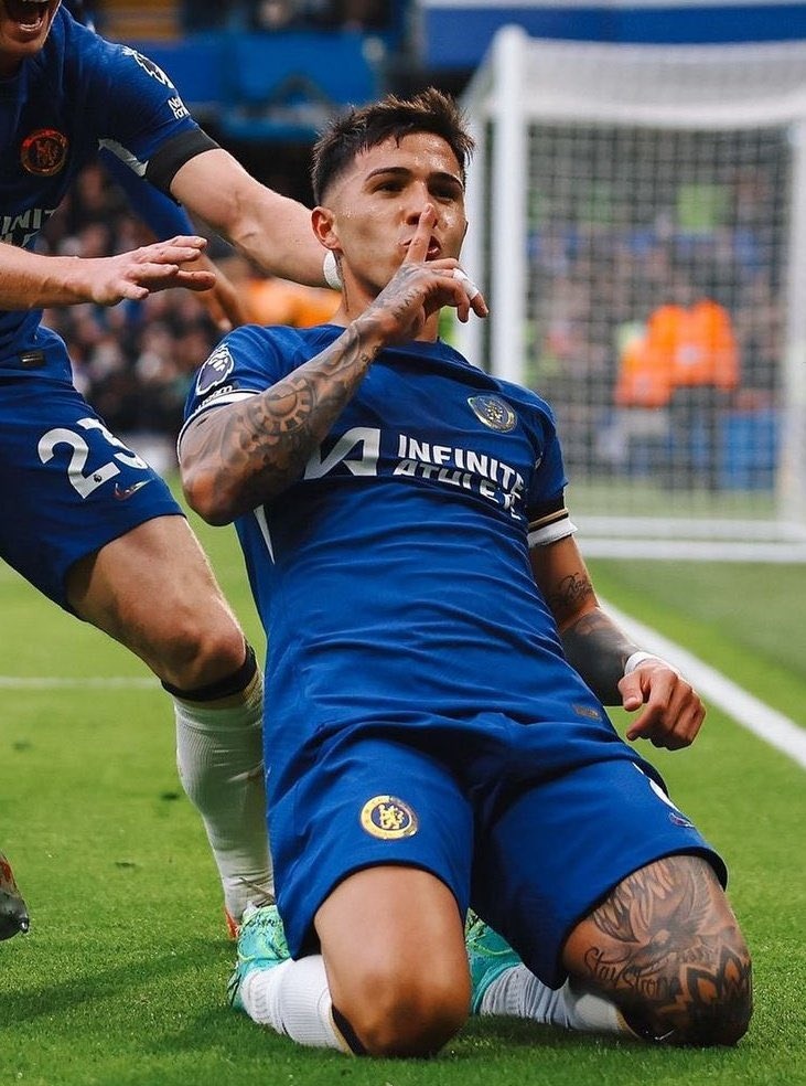 Perla_Londres's tweet image. 🚨👕 Hoy estoy buena onda, SORTEO

Si llegamos a los 8.888 seguidores antes del 24 de diciembre, sorteo una camiseta de Enzo Fernández

Like 💙, RT 🔄, Follow 👥 para que llegue a más gente