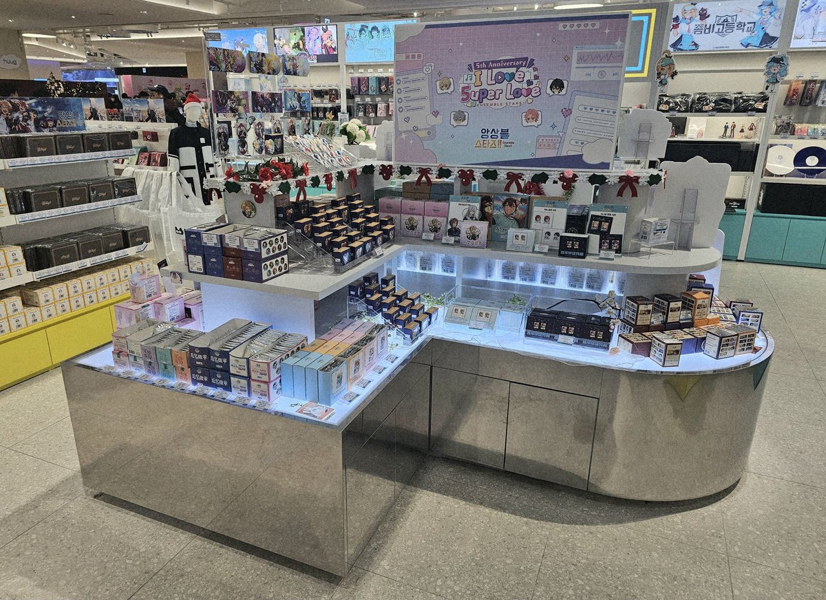 dux_huu's tweet image. #Mofun #MofunStore #용산
어제 용산 모펀 스토어에
앙스타 구경하러 갔어요!🥰✨️