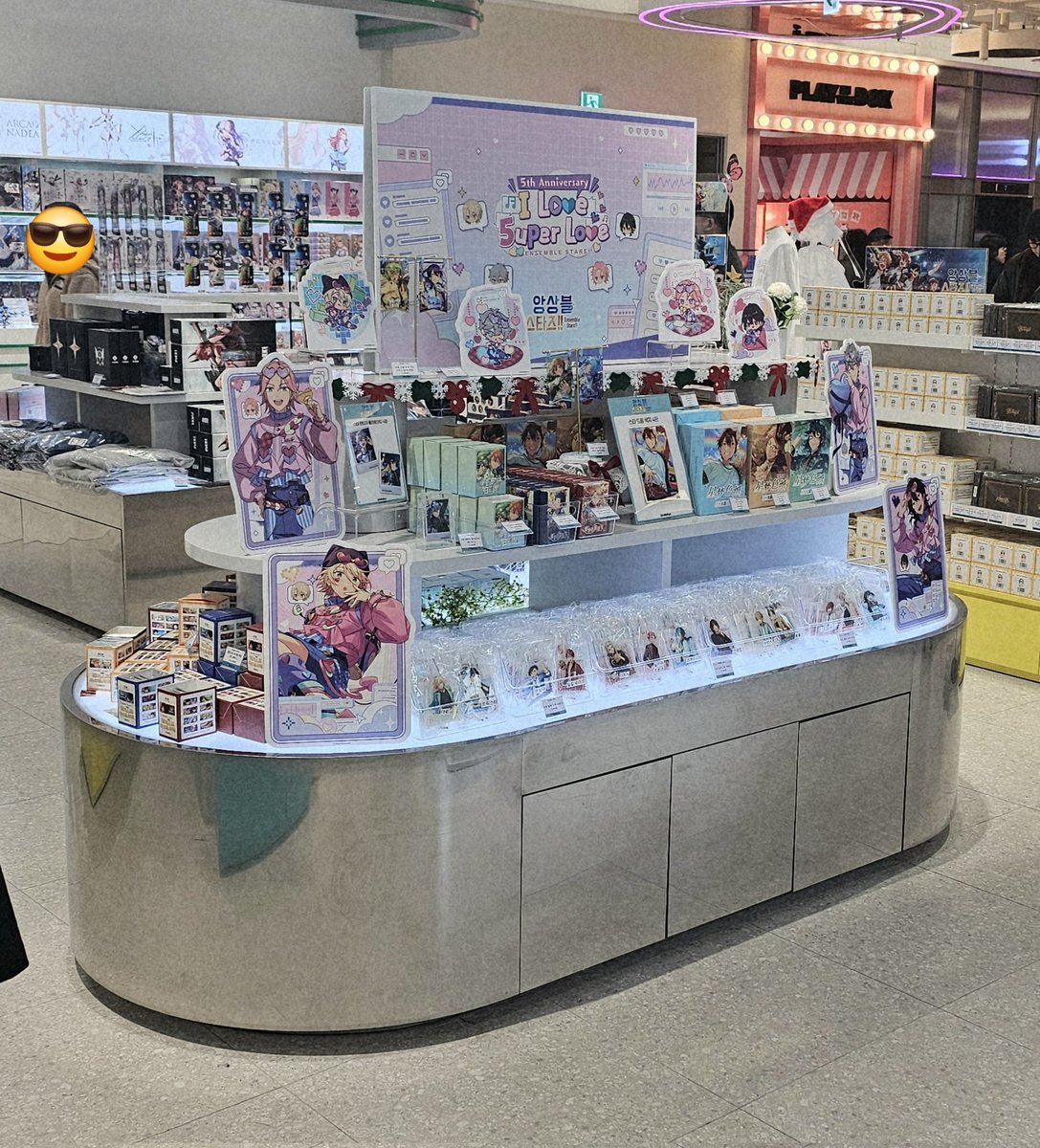 dux_huu's tweet image. #Mofun #MofunStore #용산
어제 용산 모펀 스토어에
앙스타 구경하러 갔어요!🥰✨️