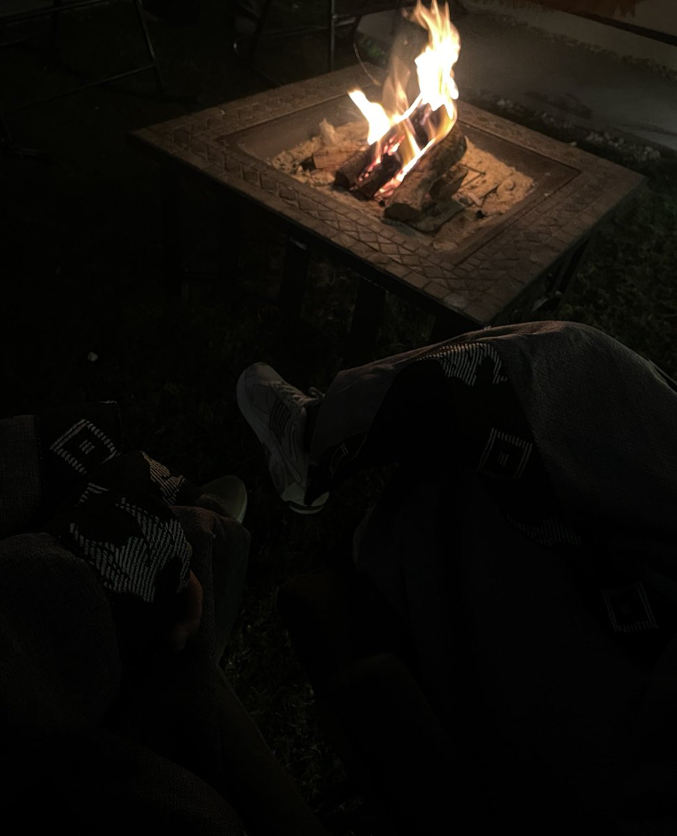 لولاك مازار القمر ليل الأحباب ولا لوّحت شمس المحبة جبيني ❤️