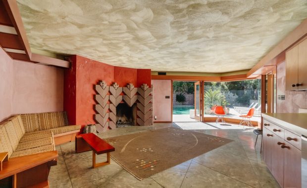 la_dorkout's tweet image. For $15 million, you just might have a shot at owning David Lynch's former Lloyd Wright-designed compound in Outpost Canyon. Sotheby's posted photos inside the home, and they're every bit of weird and wonderful as you might expect.