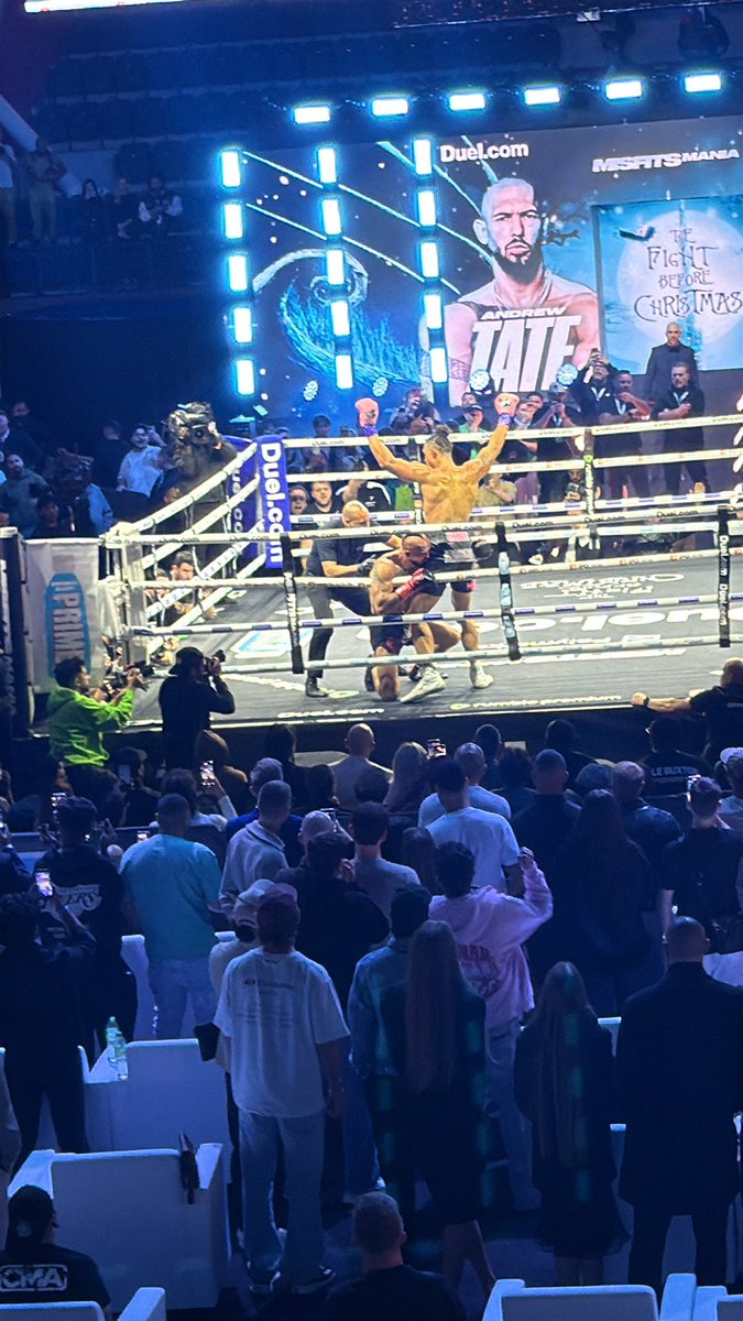 LookMach's tweet image. Top g done 
#tate #done #dubai