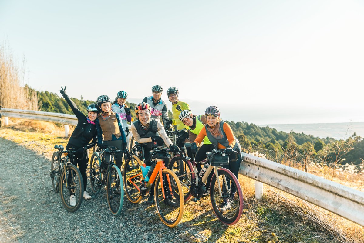 自転車カメラマンの <a href="/NOBGEKIKOGI/">Nobuhiro Toya</a> による富士グラベルエクストラ s/b Panaracer のフォトアルバムを掲載しました！

自転車の目線ならではの写真には、あなたもきっと写っています。思い出の一枚にどうぞ！

photos.app.goo.gl/HZNtyAdujTNXRG…