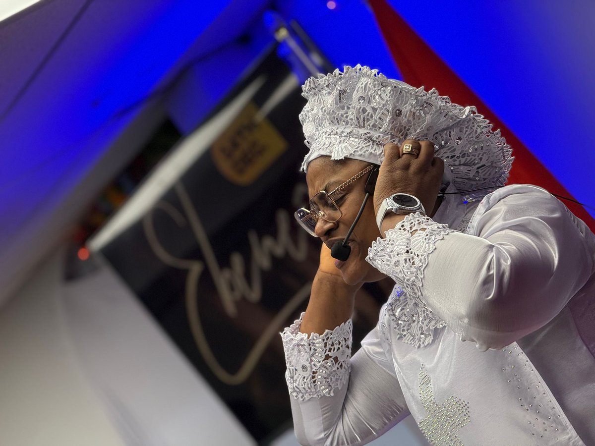 To everyone silently in pain, with so much hurts that can't be expressed verbally, accept my hugs 🫂 🤗 
The Lord will heal you and comfort you.