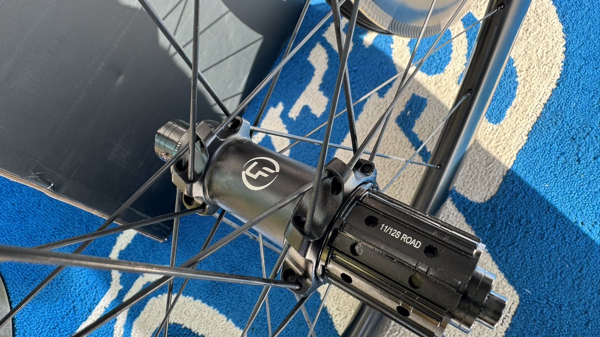 cspopeye's tweet photo. Light Fast LF PRO R50
待望のリムブレーキモデル登場✨
内幅21mm、前後で1200g台、ステンレススポーク採用ととても快適なホイールセットに仕上がってます👍

当店でお試しいただけます！
詳しくはコスパchさんの動画をチェック✅
YouTube👉👉
https://t.co/IMiGk5caBj

#カーボンホイール #lightfast #ライトファスト #ロードバイク #ロードバイク好きな人と繋がりたい #ロードバイクのある風景 #自転車生活 #ロードバイク男子 #ロードバイク女子 #一宮市 #愛知県 #自転車店 #フィットネス #ダイエット #自転車通勤 #体力作り #ロードバイクカスタム